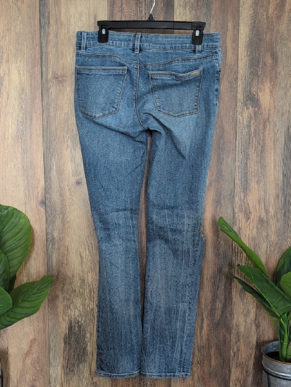 White House Black Market Blue Distressed Slim Jeans 6R       Q258